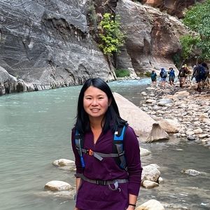 Meet your Posher, Danielle